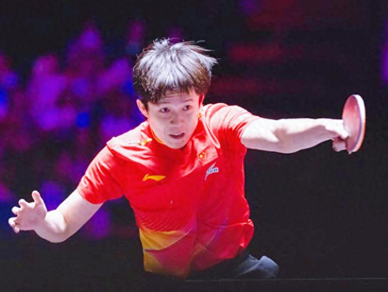 琼斯一帽惊,紧接着单手,空中霸气扣,V体育VSports官网,VSportsV体育娱乐,V体育投注,V体育平台,V体育赛事直播,V体育app下载